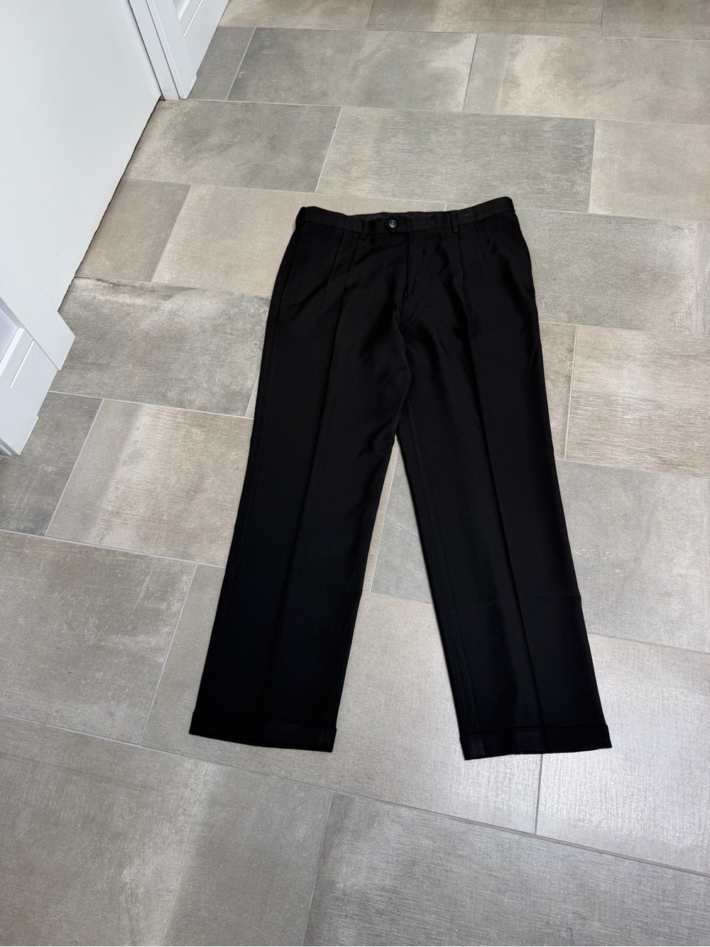 Haggar Men's Black Pleated Dress Pants